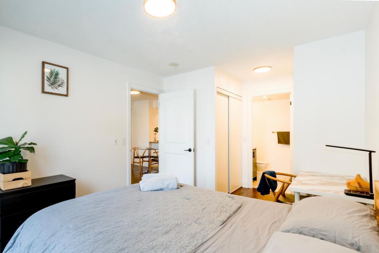Near Yonge Finch Subway 2bed 2bath Free Parking Apartment