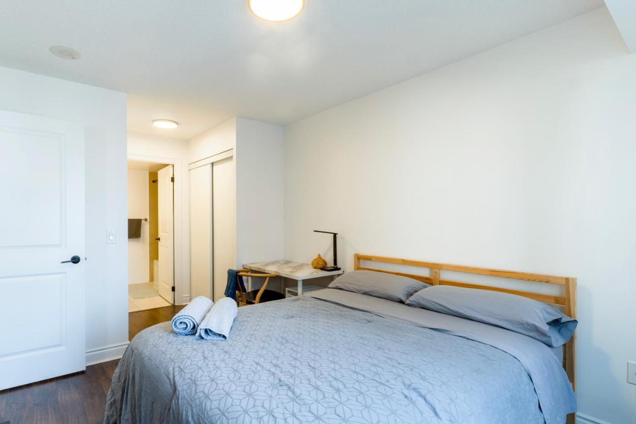 Near Yonge Finch Subway 2bed 2bath Free Parking